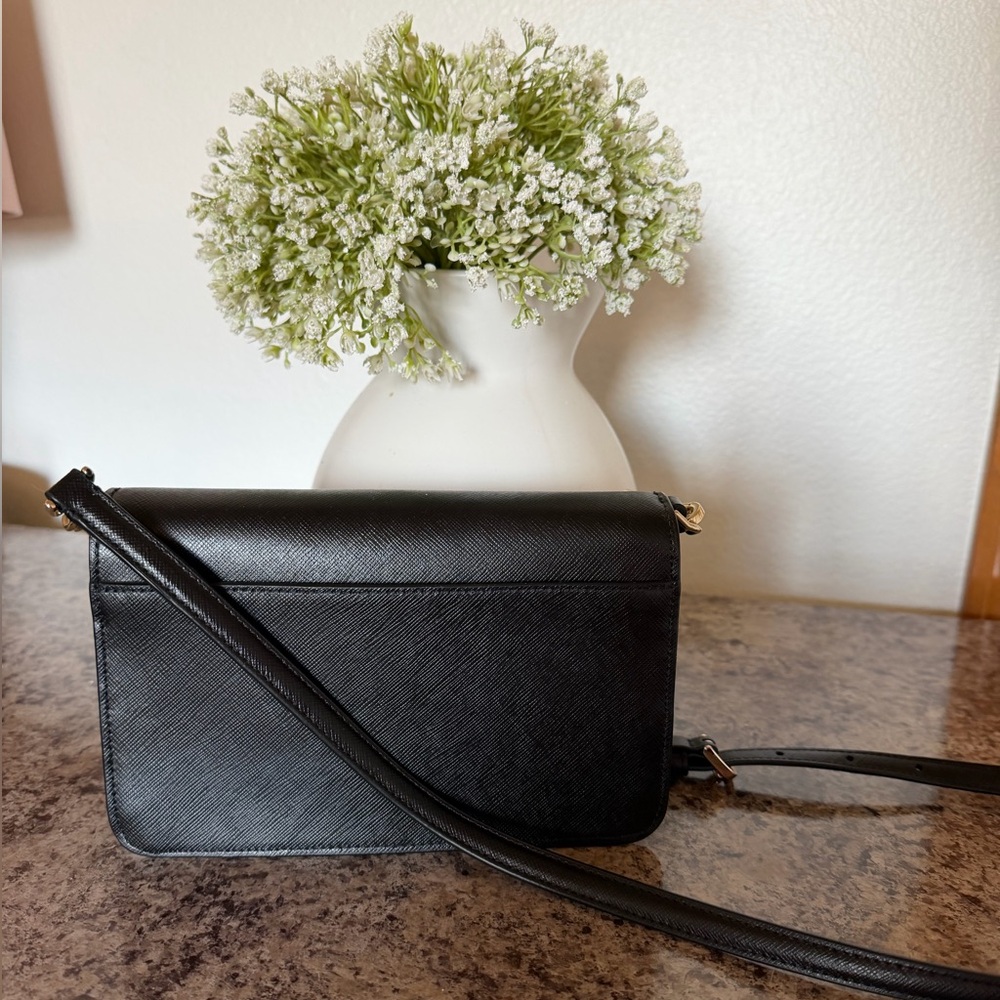 kate spade black leather crossbody with gold chain detail - Picture 2 of 9